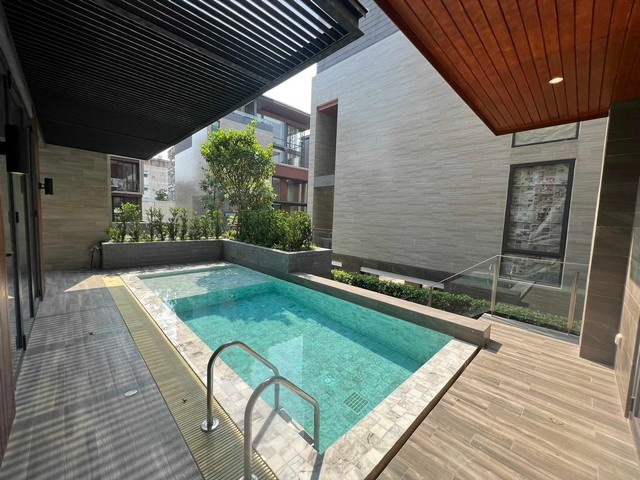 ขายด่วน! Anina Villa Sathorn-Yenakart รหัสทรัพย์ OPS03-086 แบบ 5 ห้องนอน 6 ห้องน้ำ ขนาด 60 ตร.ว.