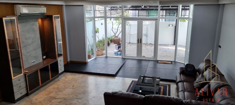 RH031023 House for Rent in Sukhumvit Near BTS Phra Khanong