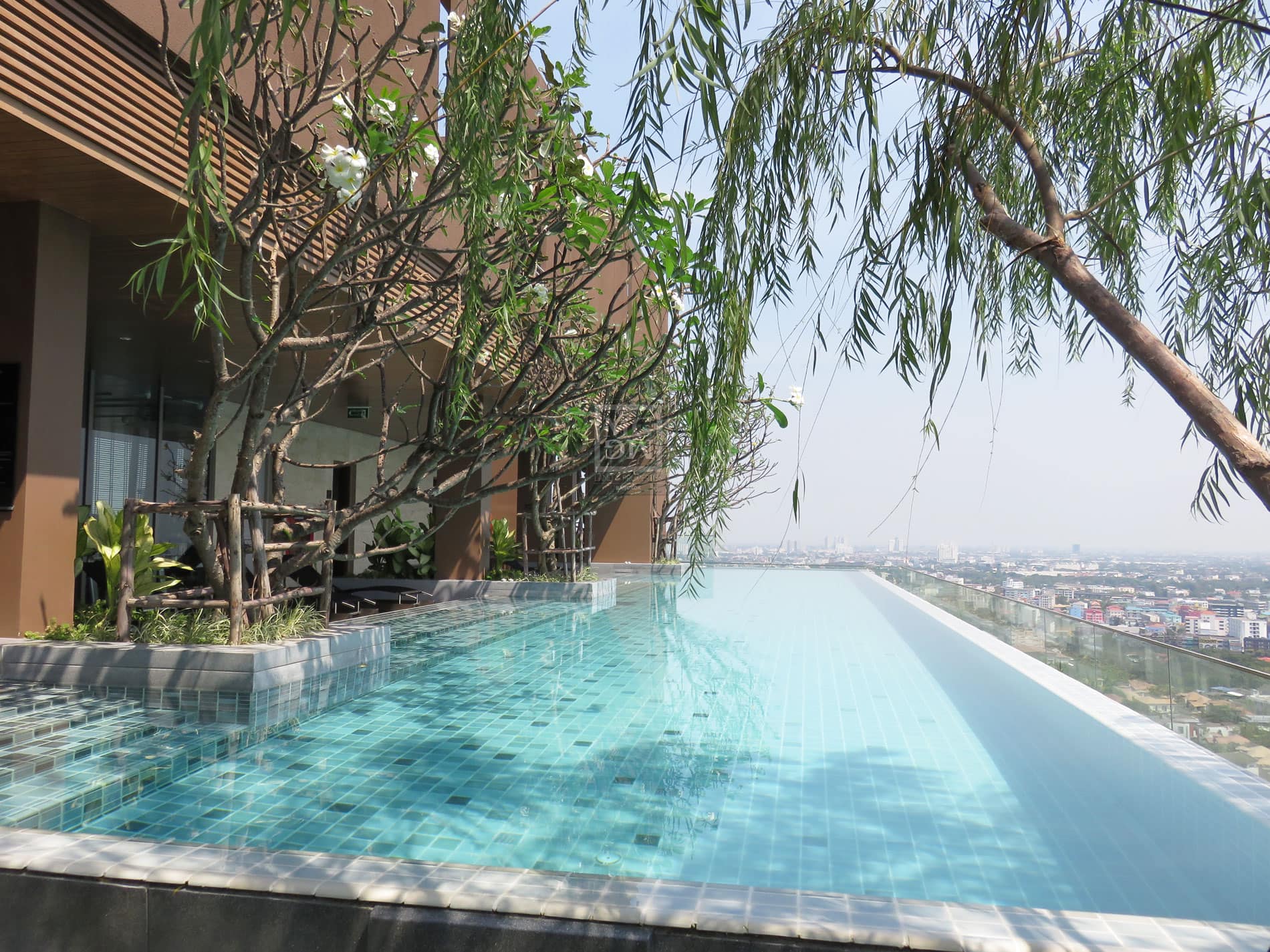 The Lofts Ekkamai ถนน สุขุมวิท จังหวัดกรุงเทพมหานคร