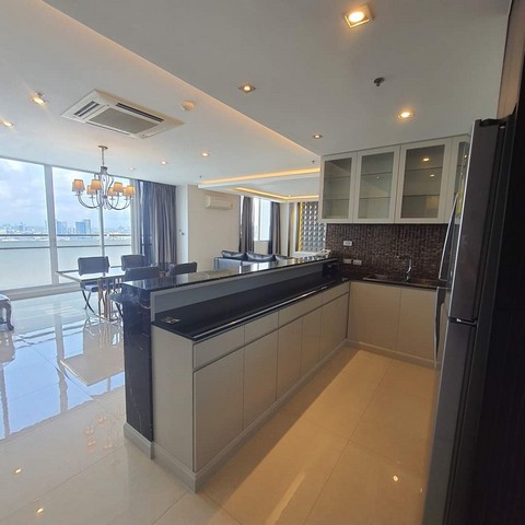 Penthouse Unit for Rent at The Four Wings Residence, near ARL Hua Mak