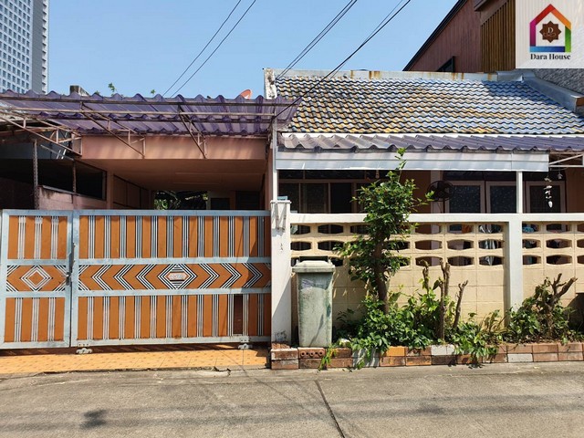 2166 FOR RENT บ้าน หมู่บ้านสี่ไชยทอง 3 ถ.แจ้งวัฒนะ-ปากเกร็ด 24 นนทบุรี 10000 บ. ไม่ไกลจาก ห้างเซ็นทรัล แจ้งวัฒนะ ซื้อไว้มีแต่กำไร