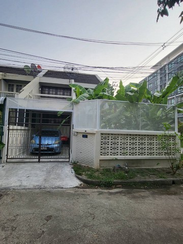 townhouse ธันธวัช2 45 sq.wa 0 NGAN 0 Rai 3นอน 12000 THAI BAHT ใกล้กับ รพ.ไทยนครินทร์ เซ็นทรัลบางนา เดินทางสดวกสบาย