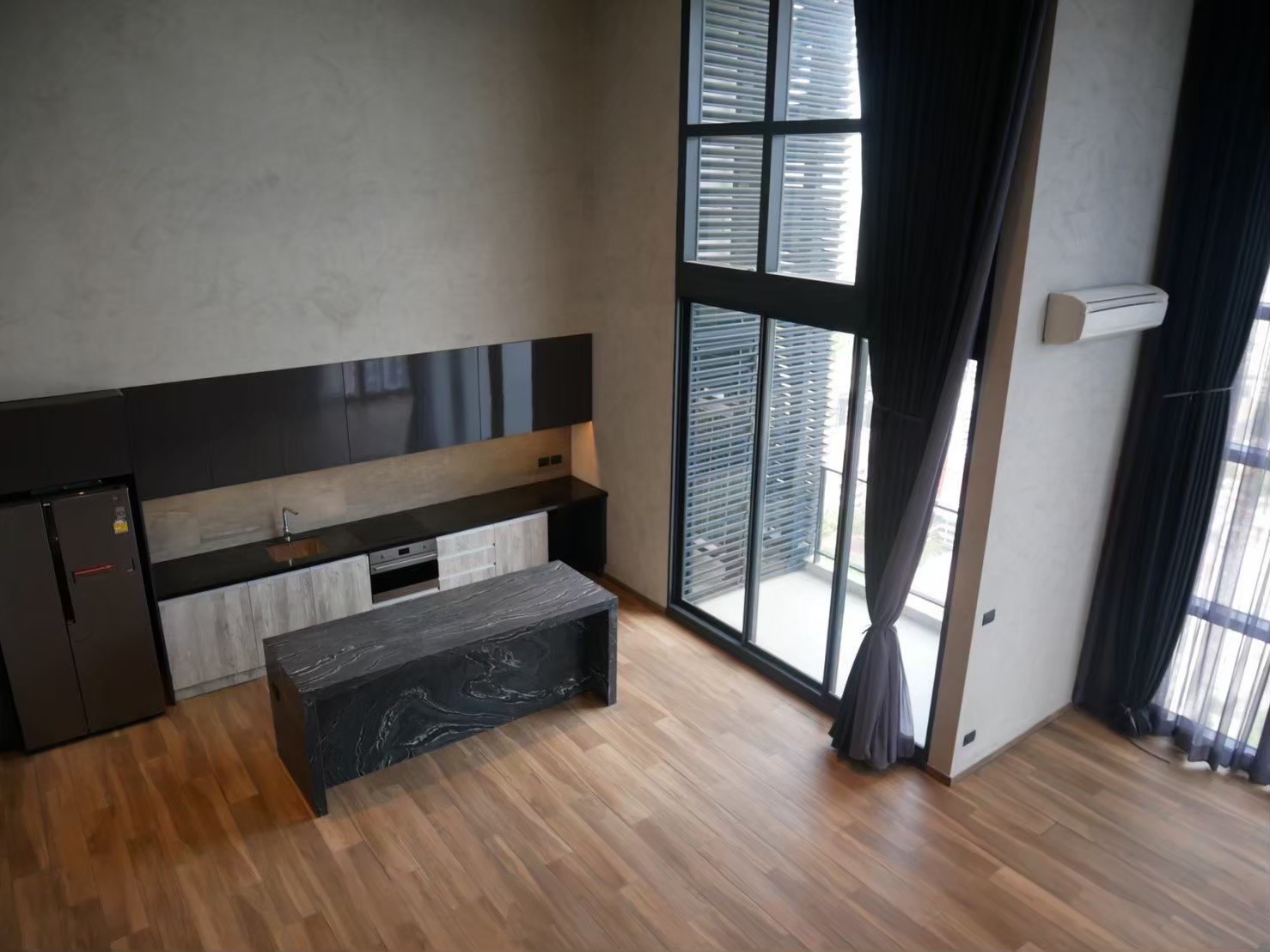 ขาย The Lofts Asoke คอนโดหรู แบบ 2 Bedroom Duplex 120 ตร.ม.