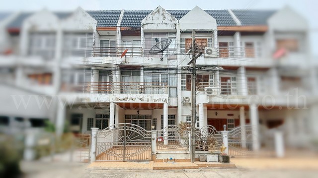 ทาวน์เฮ้าส์ 3 ชั้น ซอยคู้บอน 27 แยก 2 ใกล้ MRT สีชมพู สถานีคู้บอน