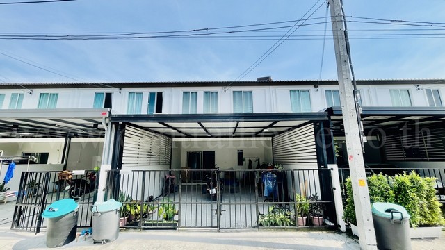 ทาวน์เฮ้าส์ 2 ชั้น เดอะ คอนเนค เพชรเกษม 69 ต่อเติมพร้อมอยู่