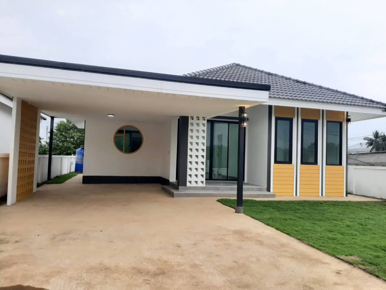 ขายบ้านพร้อมอยู่พื้นที่กว้าง ใกล้สาธารณูปโภค