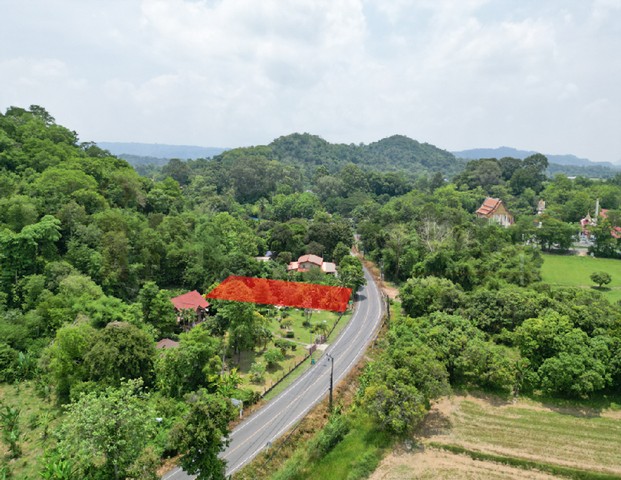 ขายที่ดินติดถนนหลวง เนื้อที่ 142 ตารางวา สาริกา นครนายก