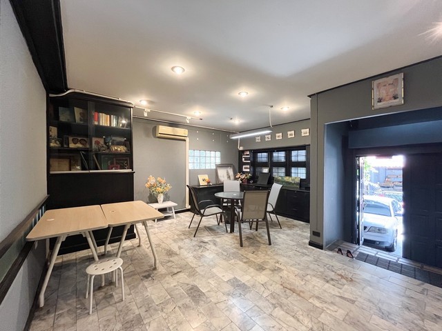 ขายโฮมออฟฟิต 3 ชั้น พระราม 9 ซอย 19 (ซอยเดียวกับวัดพระราม 9)