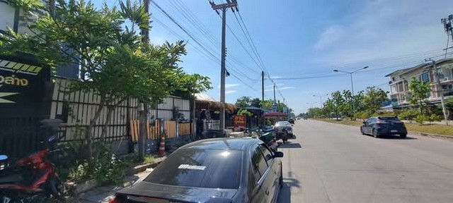 ติดถนนใหญ่ ขายทาวน์เฮาส์ชั้นเดียว ย่านที่อยู่อาศัย ค้าขาย