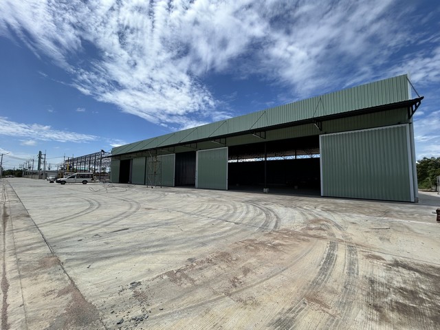 โกดัง คลังสินค้า ให้เช่าติดถนนใหญ่เดินทางสะดวกใกล้มอเตอร์เวย์