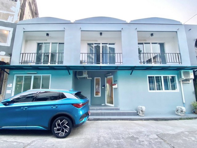 ปล่อยเช่าอาคารพานิชย์ 3 คูหา 2 ชั้น ย่านอุดมสุข ใกล้อุดมสุขวอร์ค