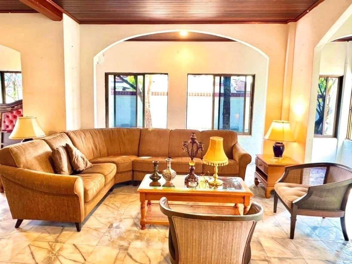 ให้เช่าบ้านเดี่ยว จ.นนทบุรี หมู่บ้านมณียา ท่าอิฐ หลังใหญ่ 150 ตรว