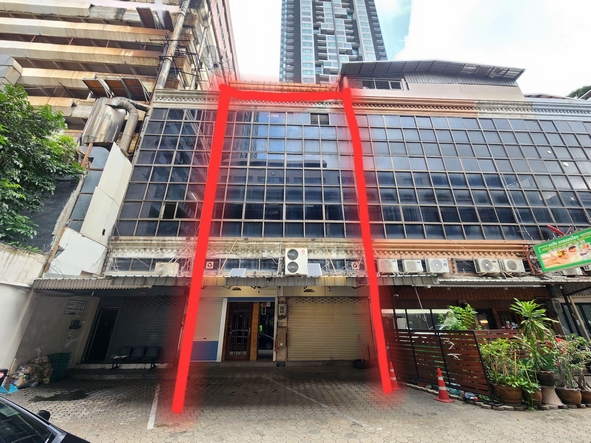 ให้เช่าอาคารพาณิชย์ 4 ชั้น 2 ห้องติดกัน เข้าซอยพญานาค 150 เมตร