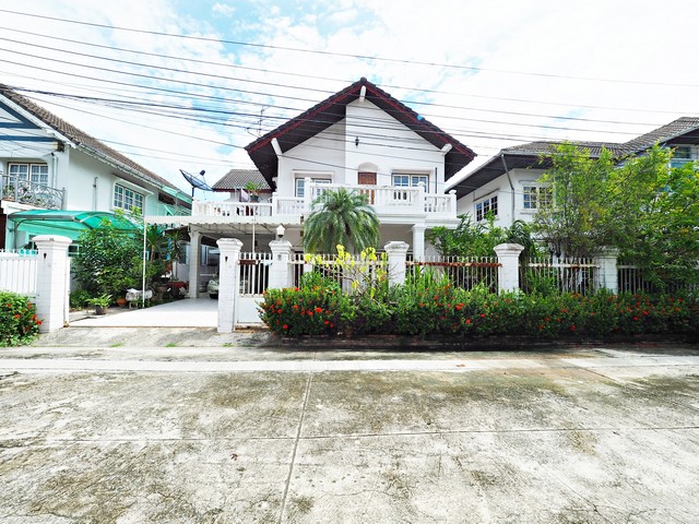 บ้านเดี่ยว 2 ชั้น หมู่บ้านรุ่งเจริญ วชิรธรรมสาธิต 21