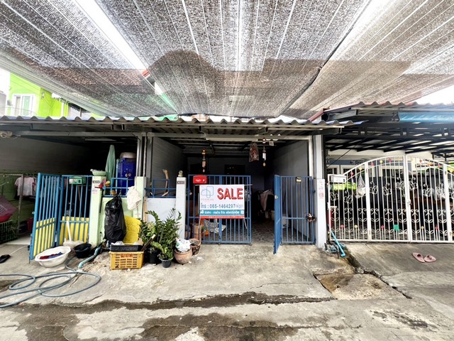 ทาวน์เฮ้าส์ 2 ชั้น หมู่บ้านแสงทอง