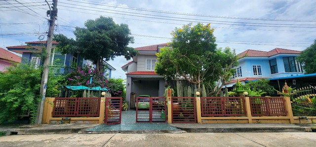 ม.วรารักษ์ โรจนะ ถ.โรจนะ-วังน้อย จ.อยุธยา