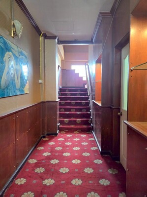 ขายเช่าตึกแถวอาคารพาณิชย์ย่านดอนเมือง วิภาวดีรังสิต 33 แขวงสนามบิน เขตดอนเมือง ขนาด 6คูหา ใกล้ถนนวิภาวดีรังสิต คุ้มกว่าแน่นอน ให้เช่าตึกแถวใกล้สนามบินดอนเมือง