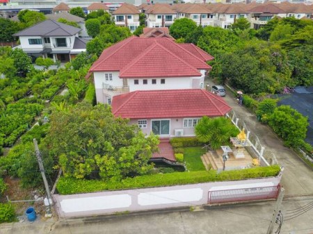 เจ้าของขายเอง รับนายหน้า 3% ขายที่ดินพร้อมบ้าน ตรงข้าม Central Westville