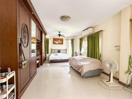เจ้าของขายเอง รับนายหน้า 3% ขายที่ดินพร้อมบ้าน ตรงข้าม Central Westville