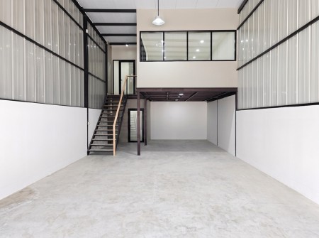 BIZSPACE โกดังพร้อมสำนักงานให้เช่า ทำเลประดิษฐ์มนูธรรม