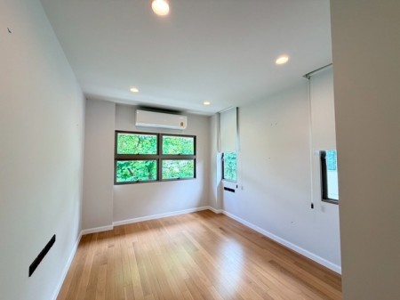 บ้านเดี่ยวใกล้ Central EastVille, บ้าน